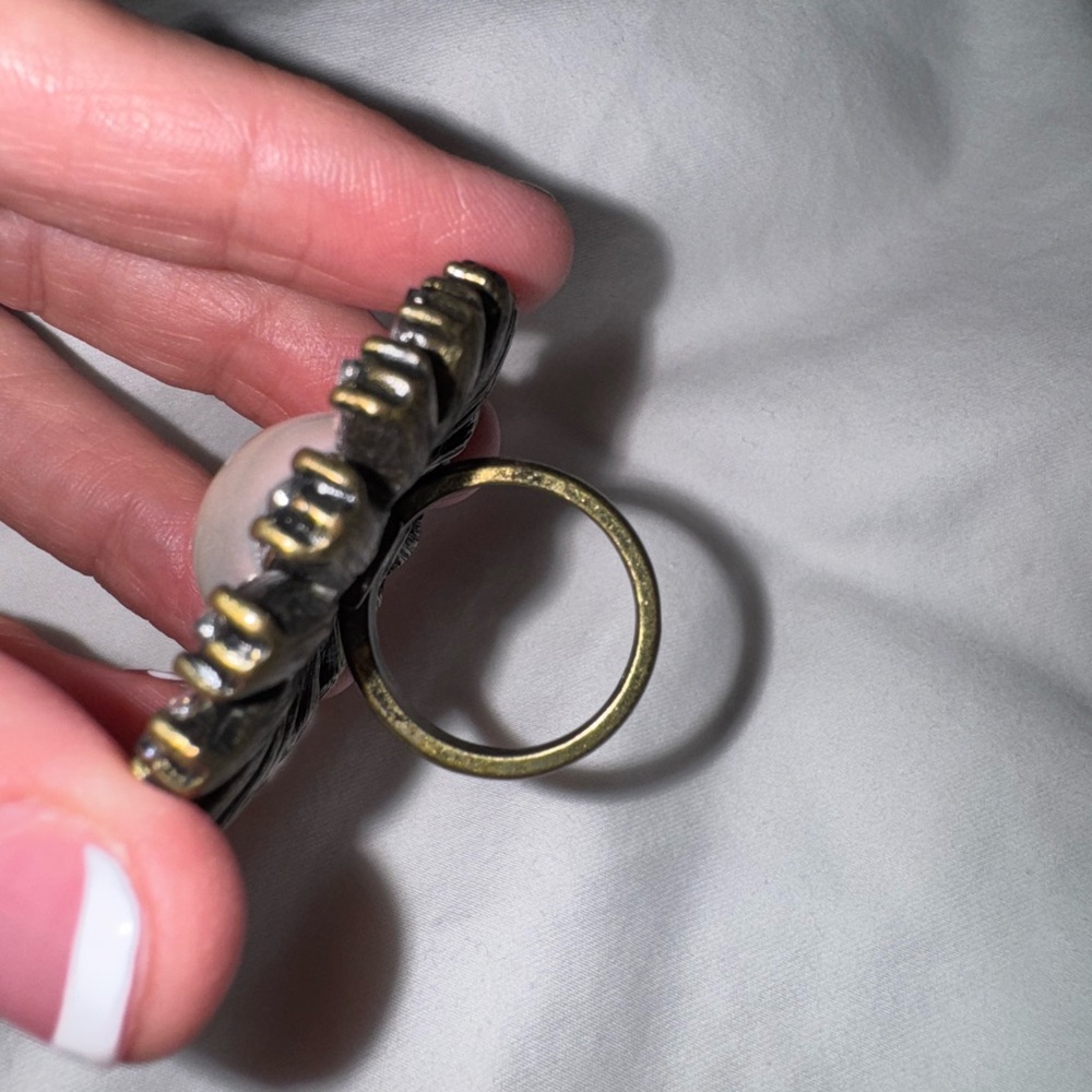 Silver & Pearl Statement Ring Elegant Classic Jew… - image 3